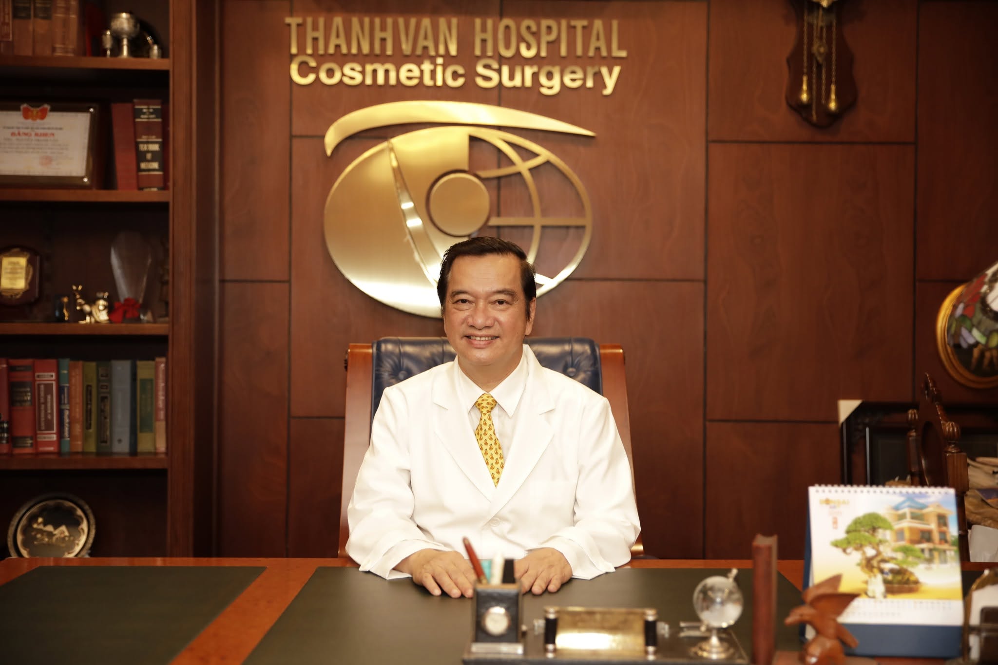 Bác sĩ Nguyễn Thanh Vân là một trong những chuyên gia hàng đầu trong lĩnh vực phẫu thuật tạo hình thẩm mỹ tại Việt Nam.