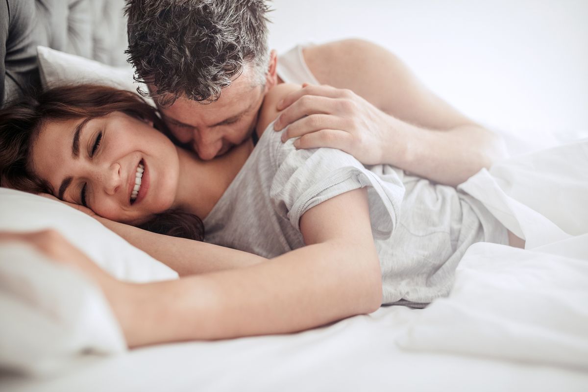 “Chuyện ấy” ở tuổi ngoài 40: Nhất định phải lưu ý 8 điều này - Ảnh 1.