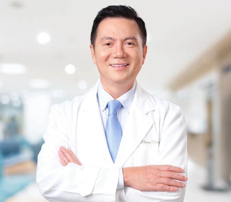 Bác sĩ Phan Thanh Hào chính là Viện trưởng – Chủ tịch HĐQT Bệnh viện Thẩm mỹ Á Âu.