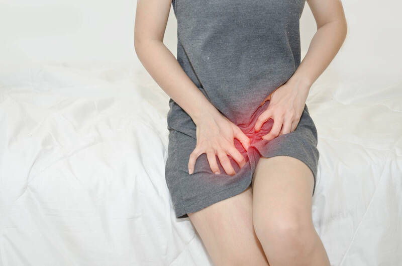 Chị em chú ý: 4 hành vi gây hại nhất cho vùng kín, sạch quá hoá dở,